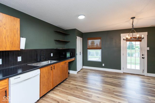 9698 W Lantern Lane, Pendleton, IN 46064