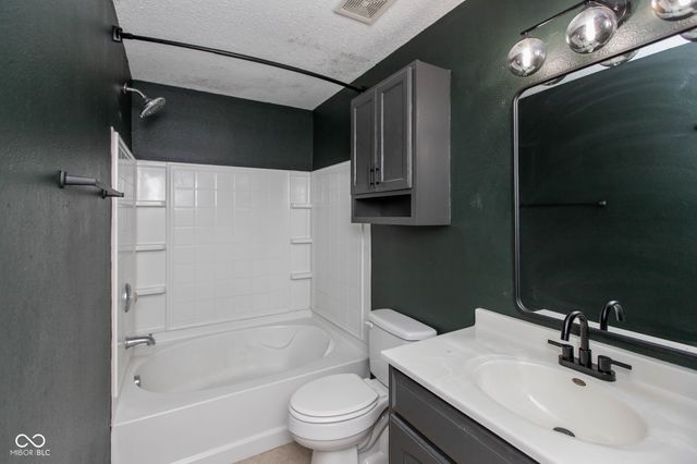9698 W Lantern Lane, Pendleton, IN 46064