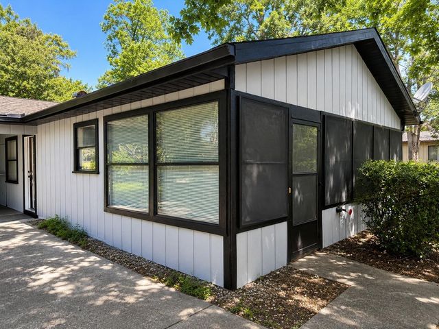 8498 NW 42ND CIRCLE, Gainesville, FL 32653