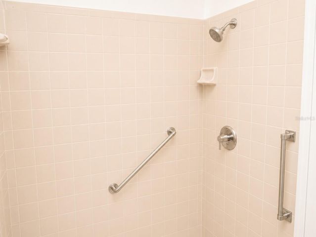 8498 NW 42ND CIRCLE, Gainesville, FL 32653
