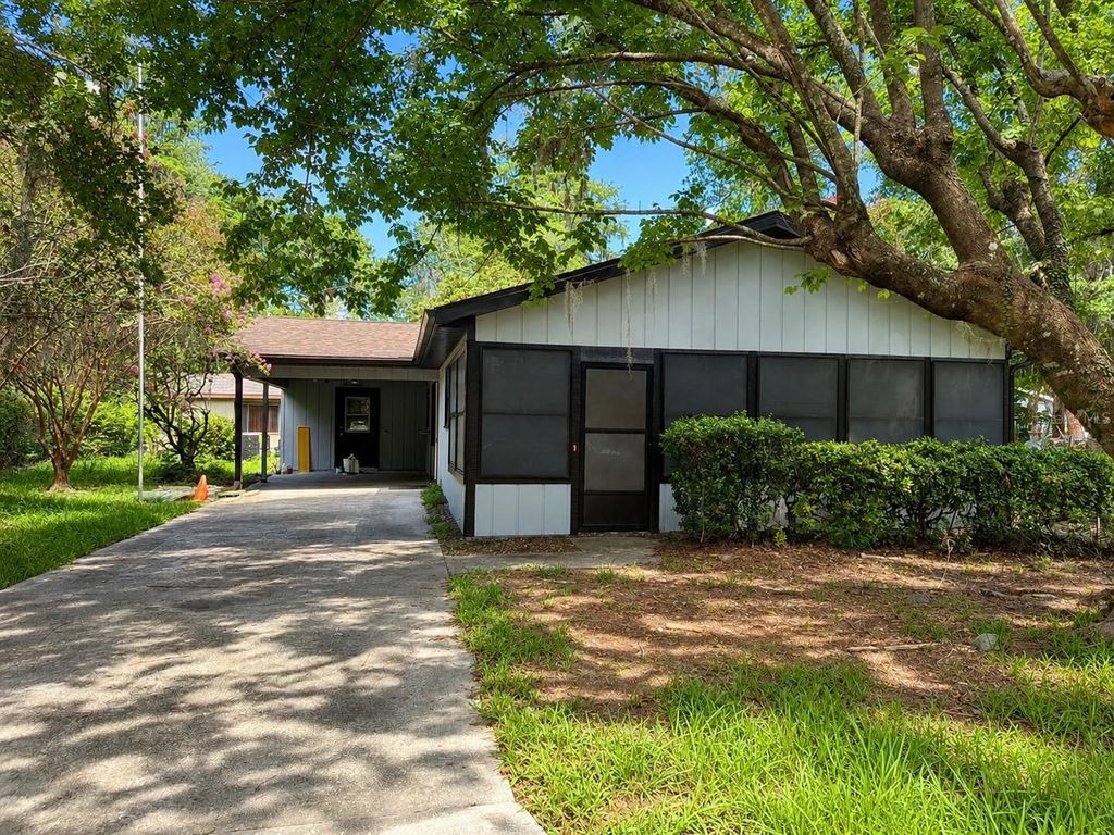 8498 NW 42ND CIRCLE, Gainesville, FL 32653