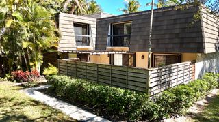 110 1st Terrace, Palm Beach Gardens, FL 33418