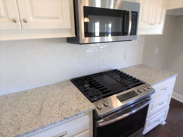 125 Woodscape Drive, Canton, MS 39046