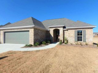 125 Woodscape Drive, Canton, MS 39046