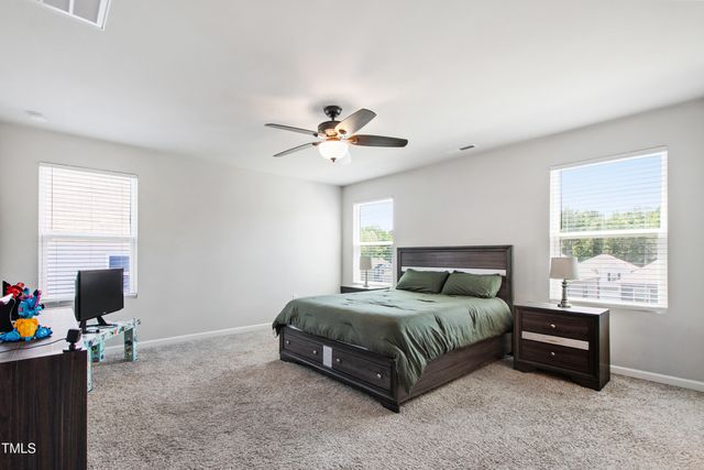 33 White Ash Drive, Clayton, NC 27527