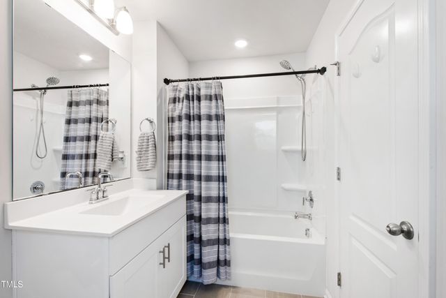 33 White Ash Drive, Clayton, NC 27527