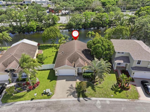 1724 Sawgrass Circle, Greenacres, FL 33413