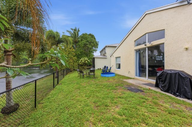 1724 Sawgrass Circle, Greenacres, FL 33413