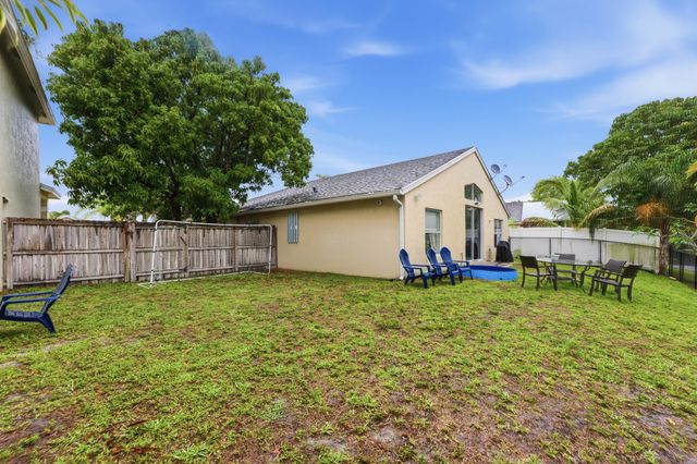 1724 Sawgrass Circle, Greenacres, FL 33413