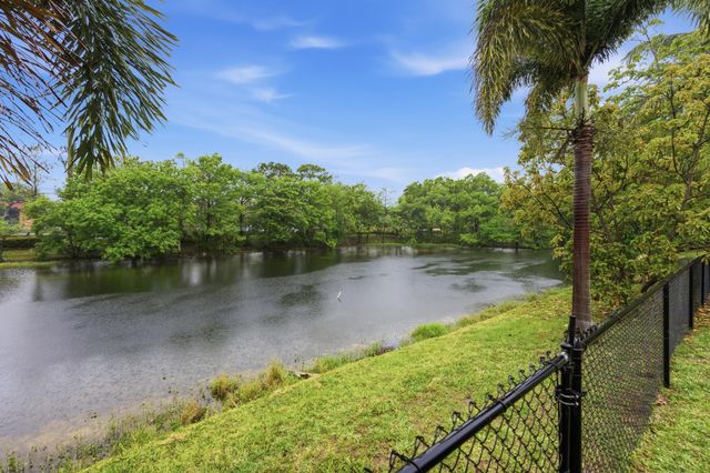 1724 Sawgrass Circle, Greenacres, FL 33413