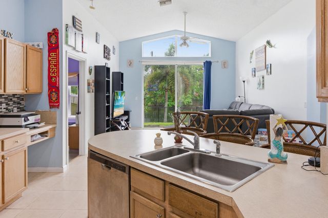 1724 Sawgrass Circle, Greenacres, FL 33413