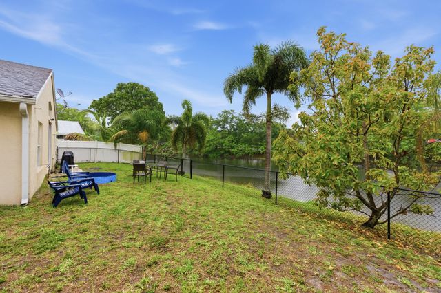 1724 Sawgrass Circle, Greenacres, FL 33413