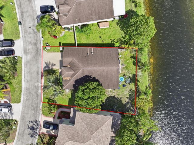 1724 Sawgrass Circle, Greenacres, FL 33413