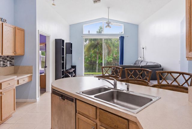 1724 Sawgrass Circle, Greenacres, FL 33413