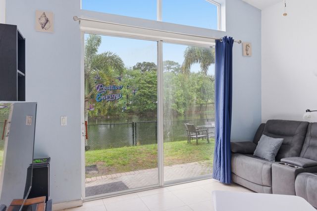 1724 Sawgrass Circle, Greenacres, FL 33413