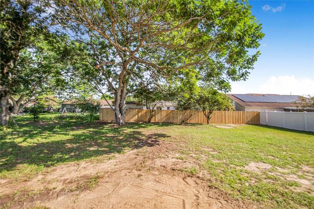 2112 EMBRY AVENUE, Haines City, FL 33844