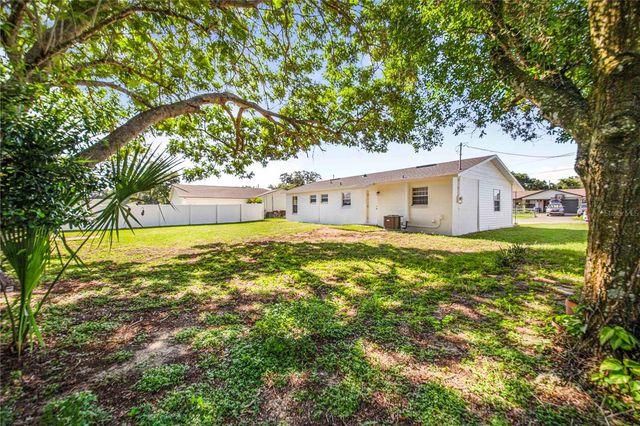 2112 EMBRY AVENUE, Haines City, FL 33844