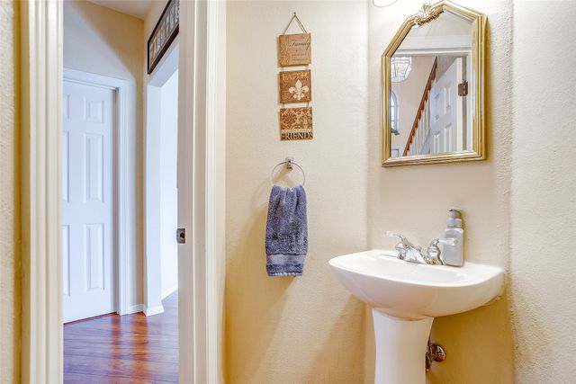 435 Arbor Lawn Drive, Burleson, TX 76028