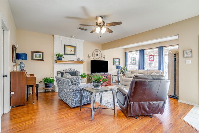 435 Arbor Lawn Drive, Burleson, TX 76028