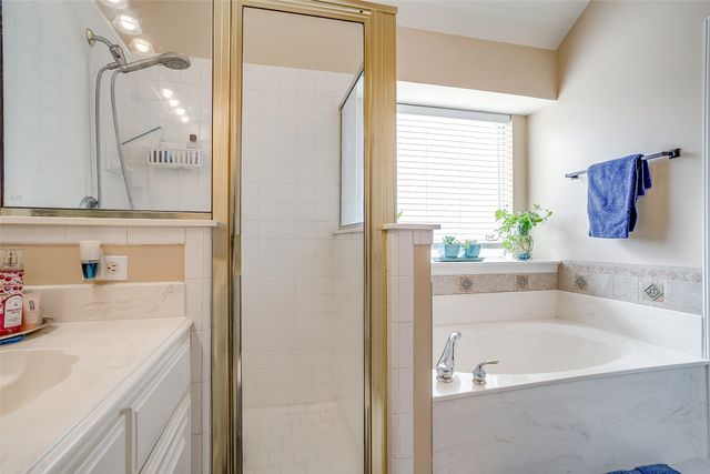 435 Arbor Lawn Drive, Burleson, TX 76028