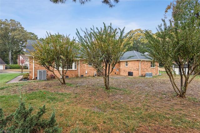 4724 Chalfont DR, Virginia Beach, VA 23464