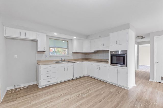 640 Hillcrest Drive, Fairborn, OH 45324