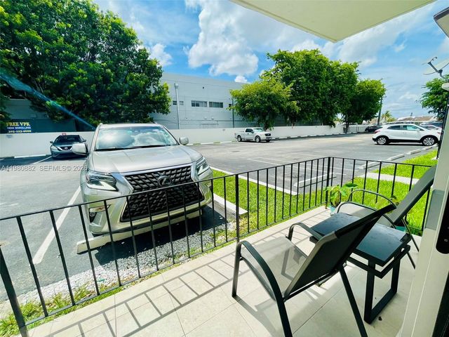 9520 SW 8th St 123, Miami, FL 33174