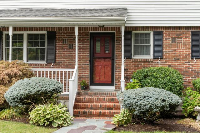23 Hathaway Rd, Lexington, MA 02420