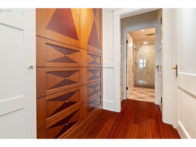 3035 Sw VERMONT St, Portland, OR 97219