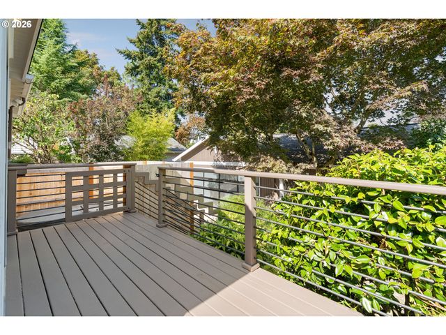 3035 Sw VERMONT St, Portland, OR 97219