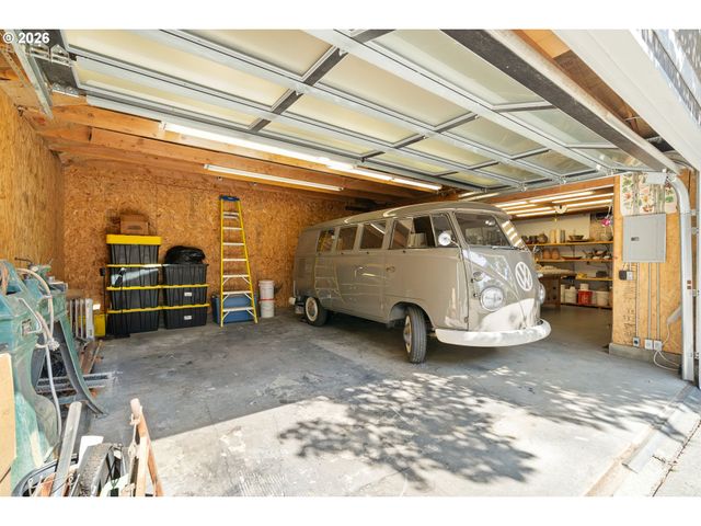 3035 Sw VERMONT St, Portland, OR 97219