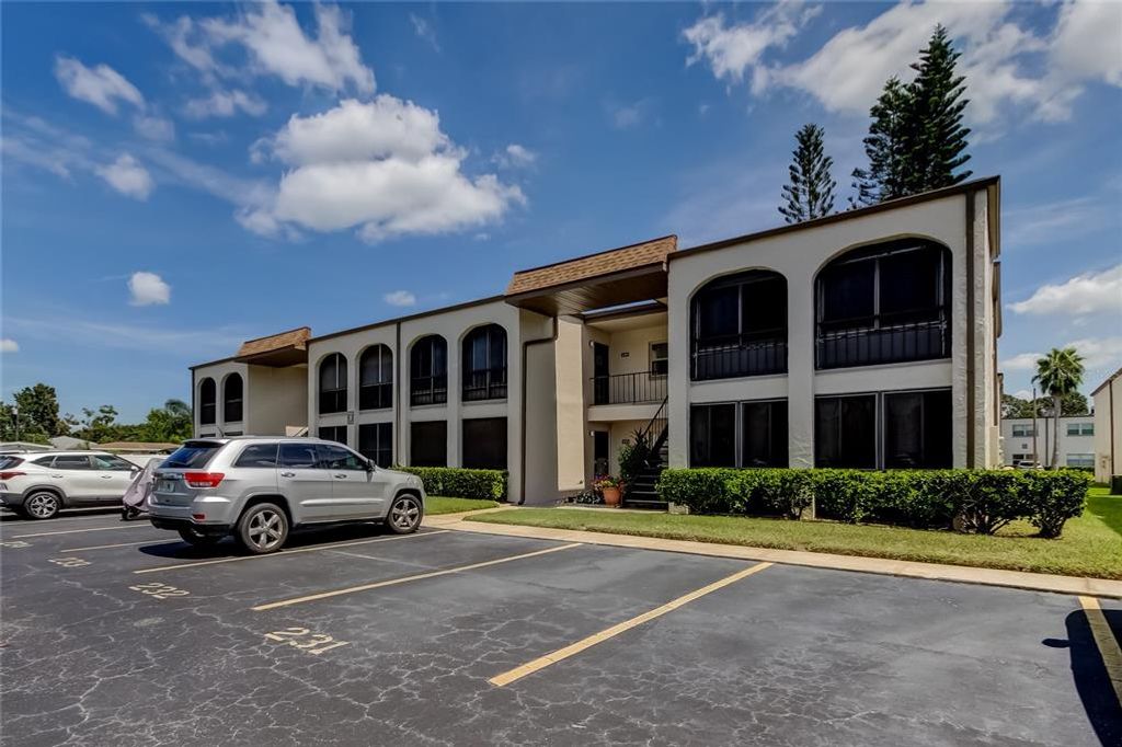 7701 STARKEY ROAD 236, Seminole, FL 33777
