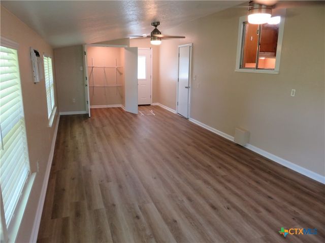969 Kunkel Street, Seguin, TX 78155