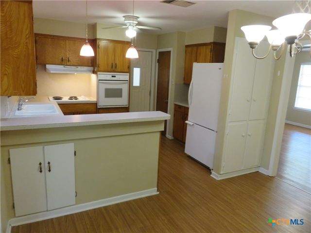 969 Kunkel Street, Seguin, TX 78155