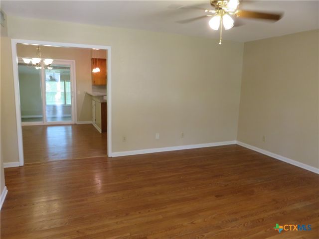 969 Kunkel Street, Seguin, TX 78155