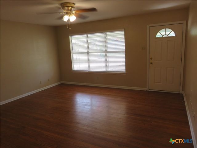 969 Kunkel Street, Seguin, TX 78155