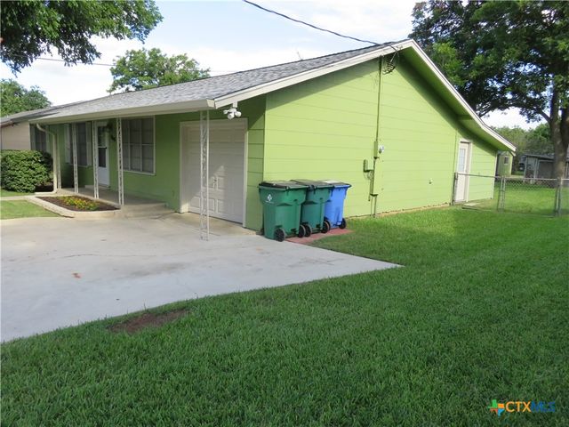 969 Kunkel Street, Seguin, TX 78155