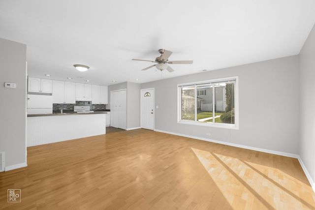 1449 Quaker Lane 124A, Prospect Heights, IL 60070