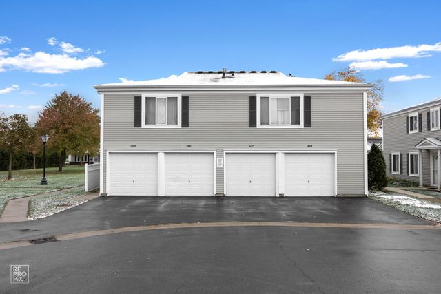 1449 Quaker Lane 124A, Prospect Heights, IL 60070