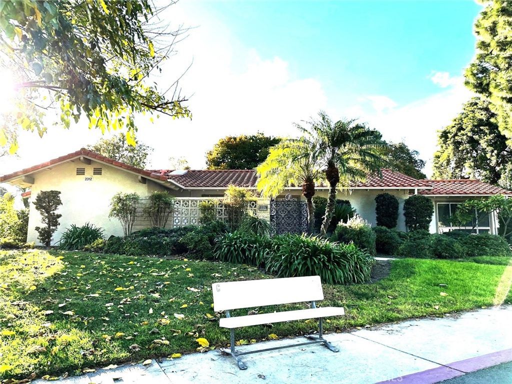2312 Via Puerta B, Laguna Woods, CA 92637 — exterior