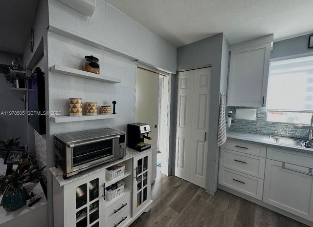 20934 SW 84th Ave, Cutler Bay, FL 33189