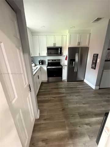 20934 SW 84th Ave, Cutler Bay, FL 33189