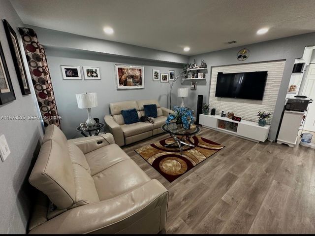 20934 SW 84th Ave, Cutler Bay, FL 33189