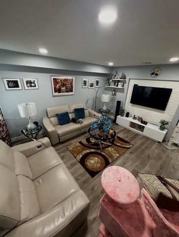 20934 SW 84th Ave, Cutler Bay, FL 33189