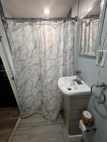 20934 SW 84th Ave, Cutler Bay, FL 33189