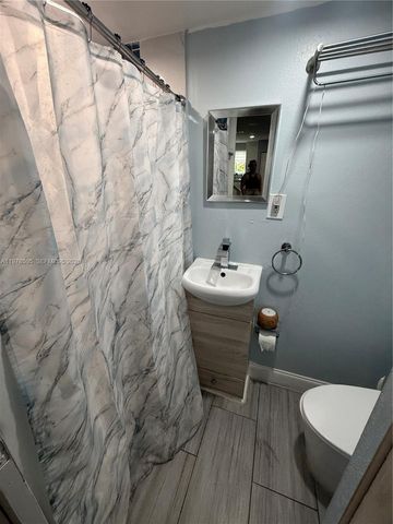 20934 SW 84th Ave, Cutler Bay, FL 33189