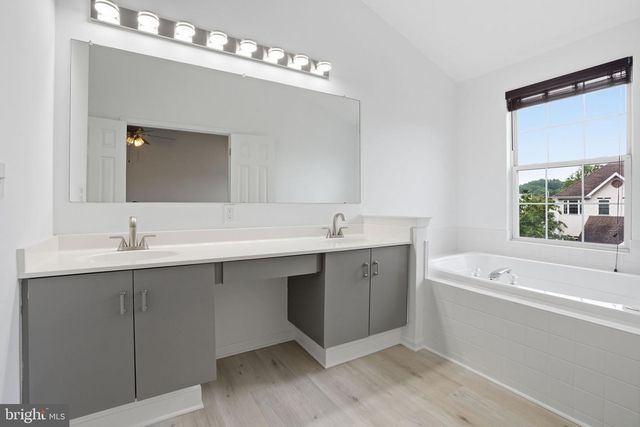 21 MOHAWK TRL, Burlington, NJ 08016
