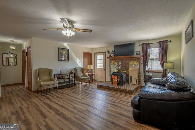 1526 Cronic Town Road, Auburn, GA 30011