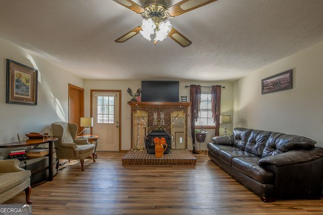 1526 Cronic Town Road, Auburn, GA 30011