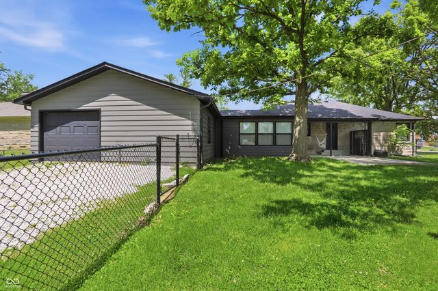 211 W McKenzie Road, Greenfield, IN 46140